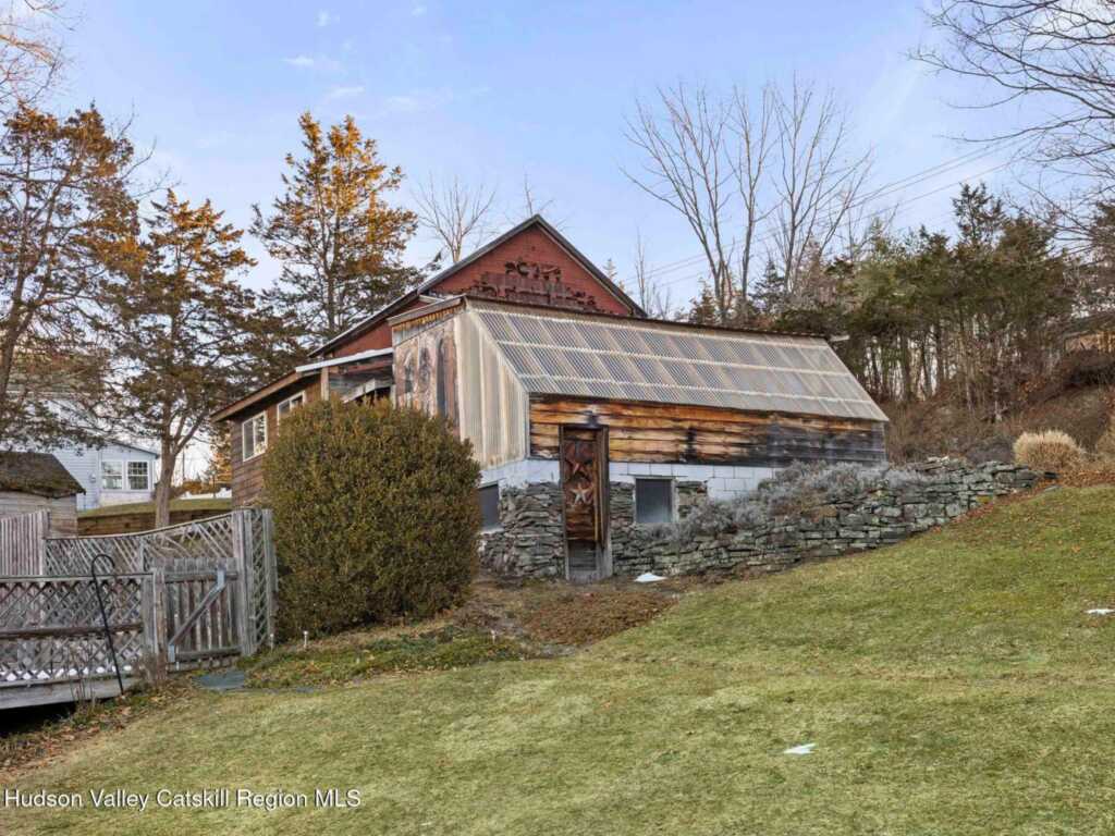 807 Lucas Avenue Extension, Hurley, NY 12443 - Photo 6 of 50