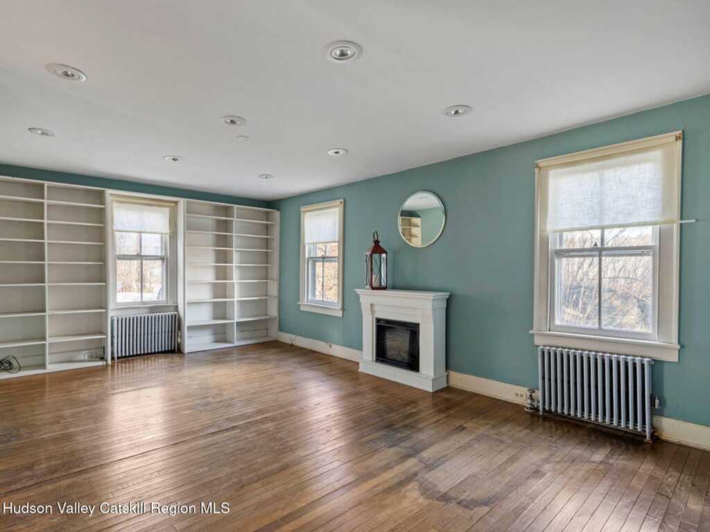 807 Lucas Avenue Extension, Hurley, NY 12443 - Photo 9 of 50