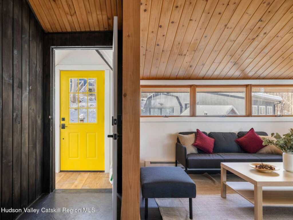 18 Country Club Lane, Woodstock, NY 12498 - Photo 4 of 33