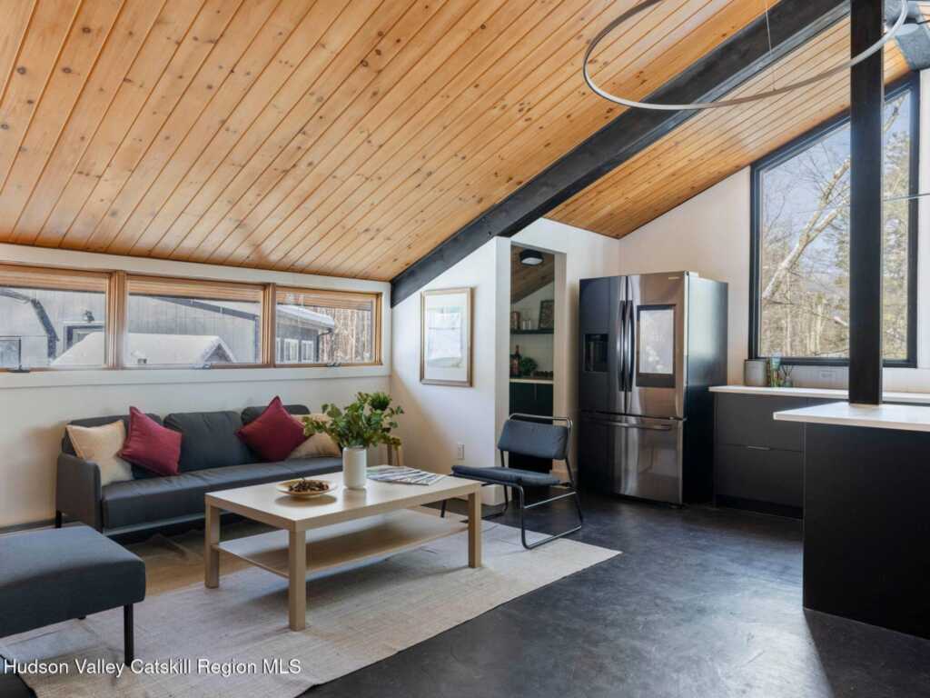 18 Country Club Lane, Woodstock, NY 12498 - Photo 6 of 33