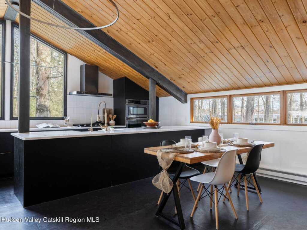 18 Country Club Lane, Woodstock, NY 12498 - Photo 8 of 33