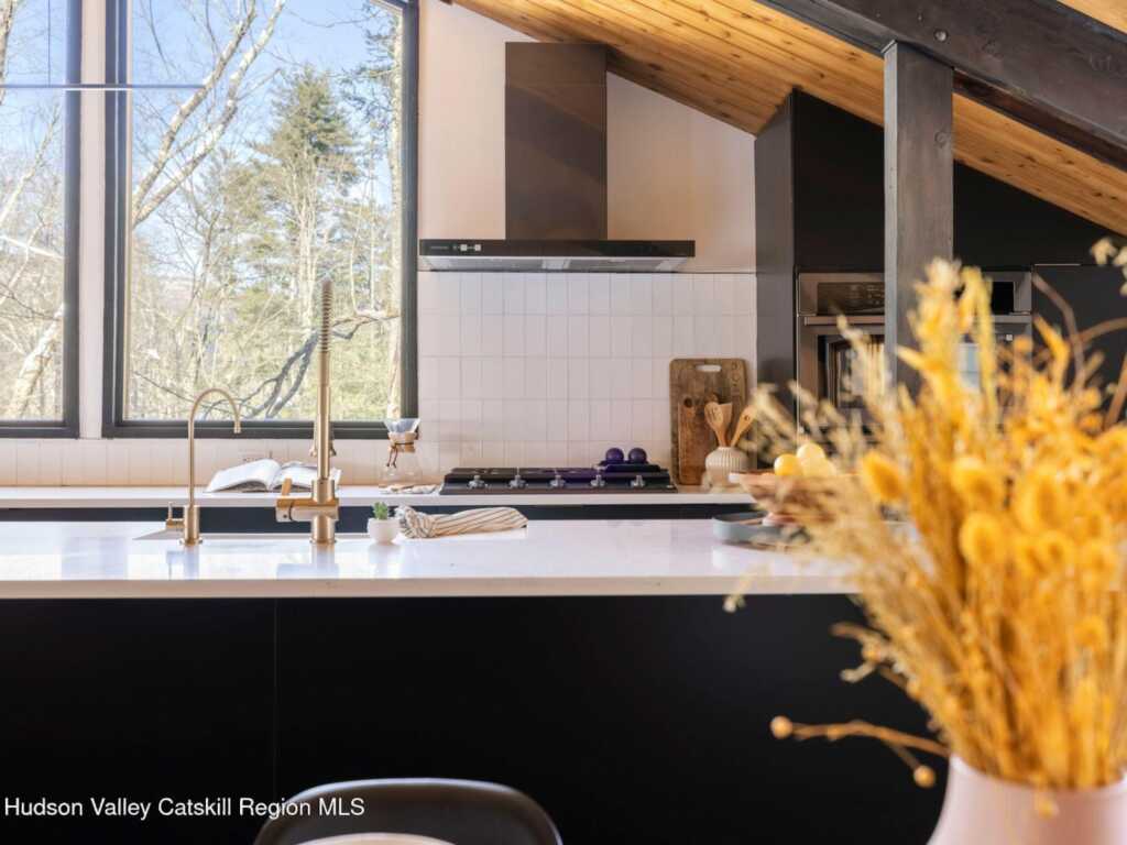 18 Country Club Lane, Woodstock, NY 12498 - Photo 9 of 33