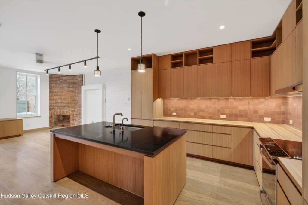 316 Wall Street, Unit #1, Kingston, NY 12401 - Photo 11 of 35