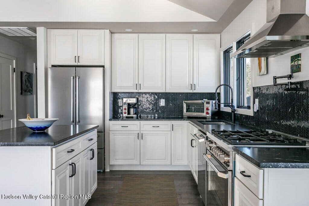 29 Rest Plaus Road, Stone Ridge, NY 12484 - Photo 18 of 44