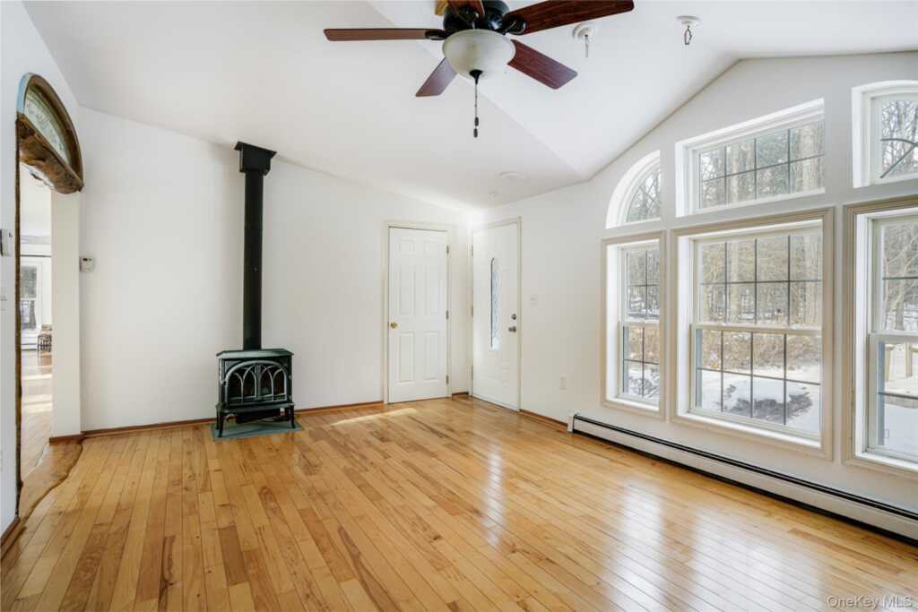 65 Cobble Creek Road, Saugerties, NY 12477 - Photo 14 of 44