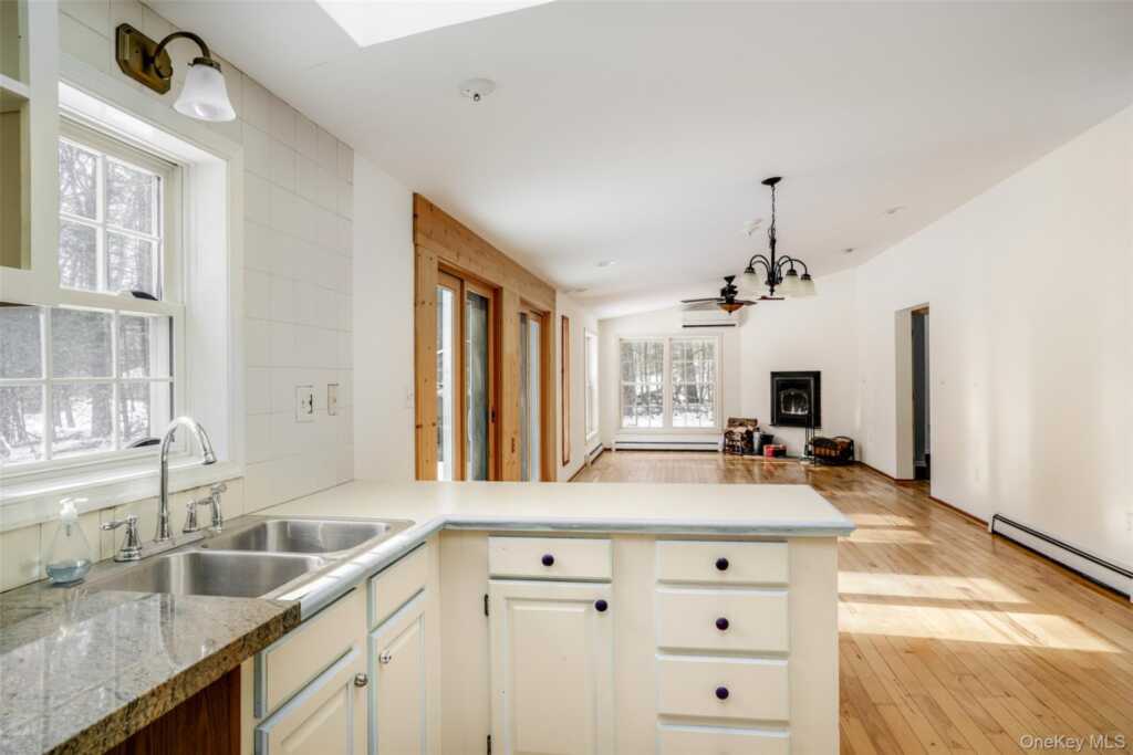 65 Cobble Creek Road, Saugerties, NY 12477 - Photo 28 of 44