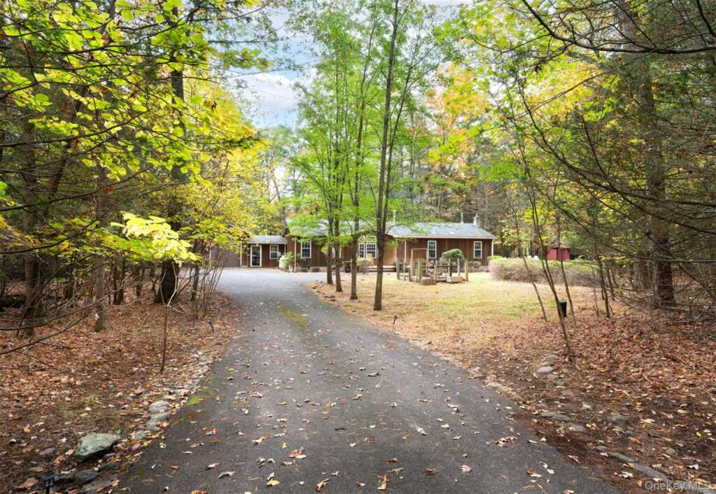 65 Cobble Creek Road, Saugerties, NY 12477 - Photo 4 of 44