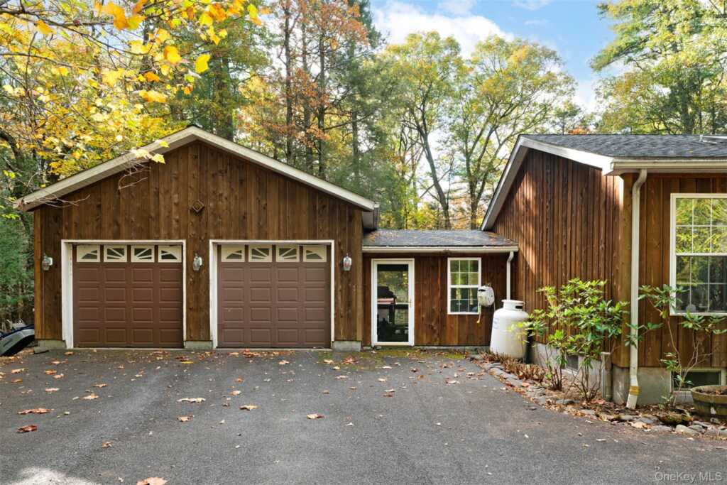 65 Cobble Creek Road, Saugerties, NY 12477 - Photo 7 of 44