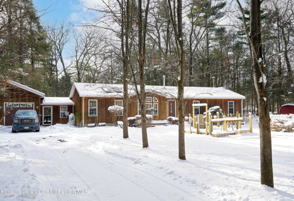 65 Cobble Creek Road, Saugerties, NY 12477 - Photo 5 of 45