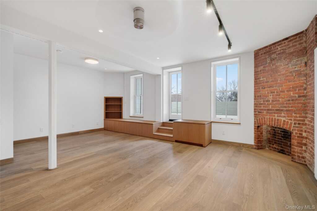 316 Wall Street, Unit #1, Kingston, NY 12401 - Photo 4 of 39