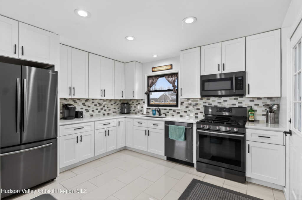 21 Edith Avenue, Saugerties, NY 12477 - Photo 10 of 26