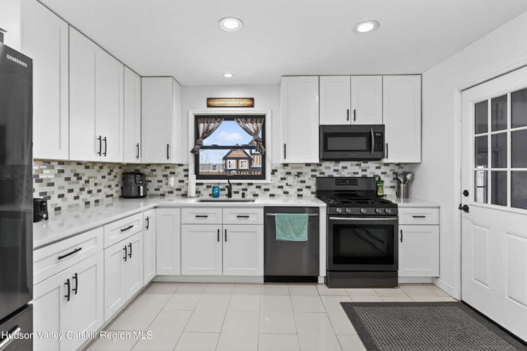 21 Edith Avenue, Saugerties, NY 12477 - Photo 9 of 26