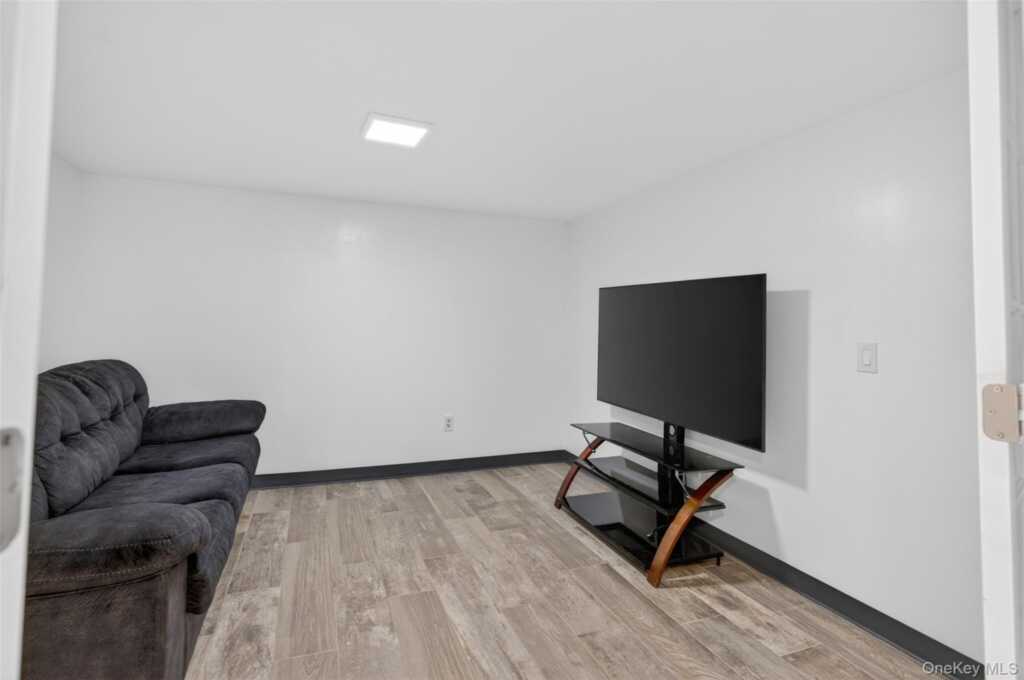 21 Edith Avenue, Saugerties, NY 12477 - Photo 18 of 26