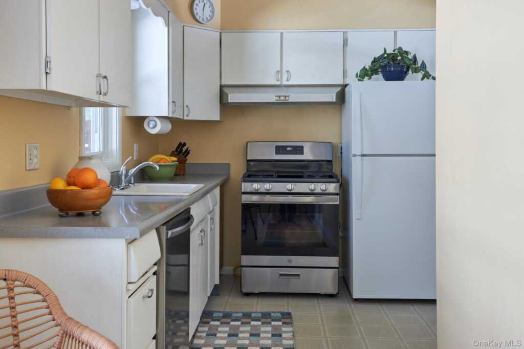 41 Trinity Place, Rhinebeck, NY 12572 - Photo 9 of 19