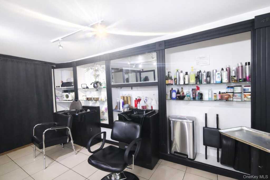 7 W Market Street, Rhinebeck, NY 12572 - Photo 3 of 10