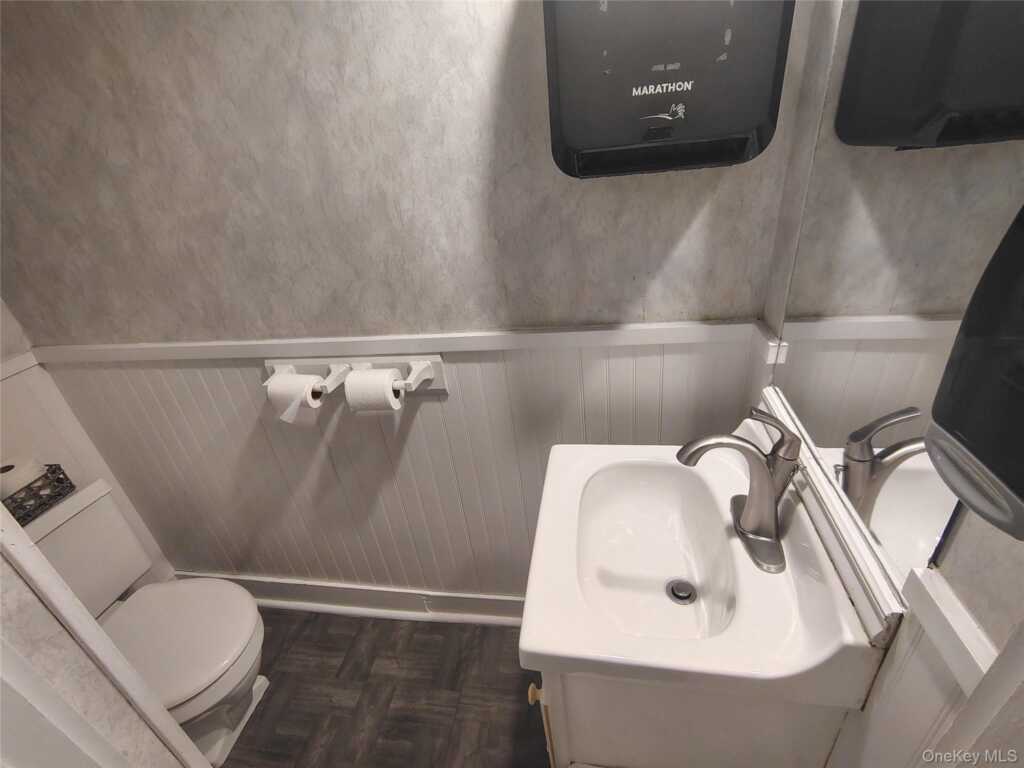 7 W Market Street, Rhinebeck, NY 12572 - Photo 8 of 10