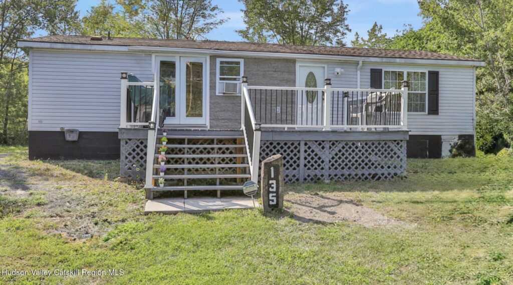 135 Patch Road, Saugerties, NY 12477