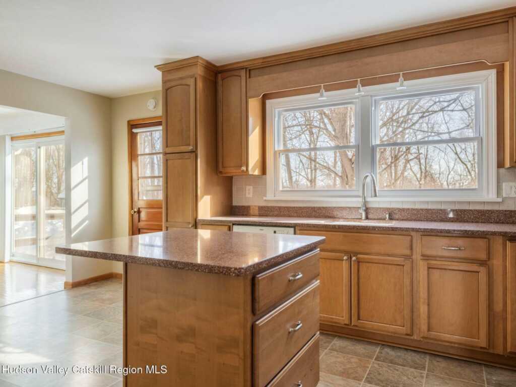 337 Elmendorf Drive, Hurley, NY 12443 - Photo 17 of 47