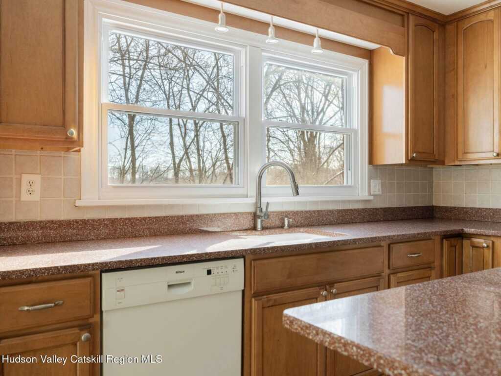 337 Elmendorf Drive, Hurley, NY 12443 - Photo 19 of 47