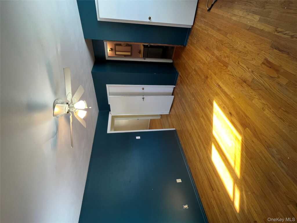 21 Mountain View Avenue, Saugerties, NY 12477 - Photo 7 of 13