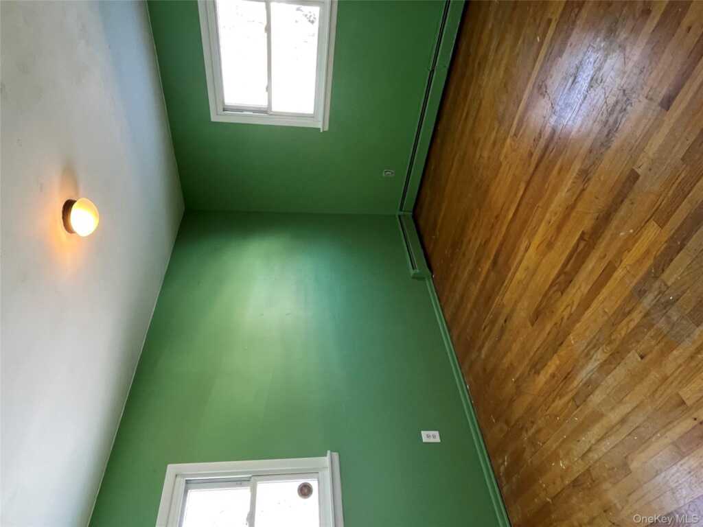 21 Mountain View Avenue, Saugerties, NY 12477 - Photo 8 of 13