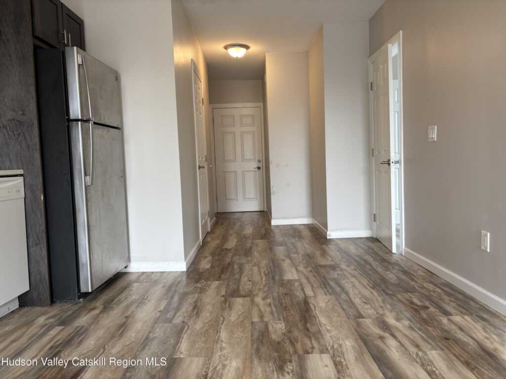 666 Broadway, Unit ##3  3rd Fl, Kingston, NY 12401 - Photo 11 of 16