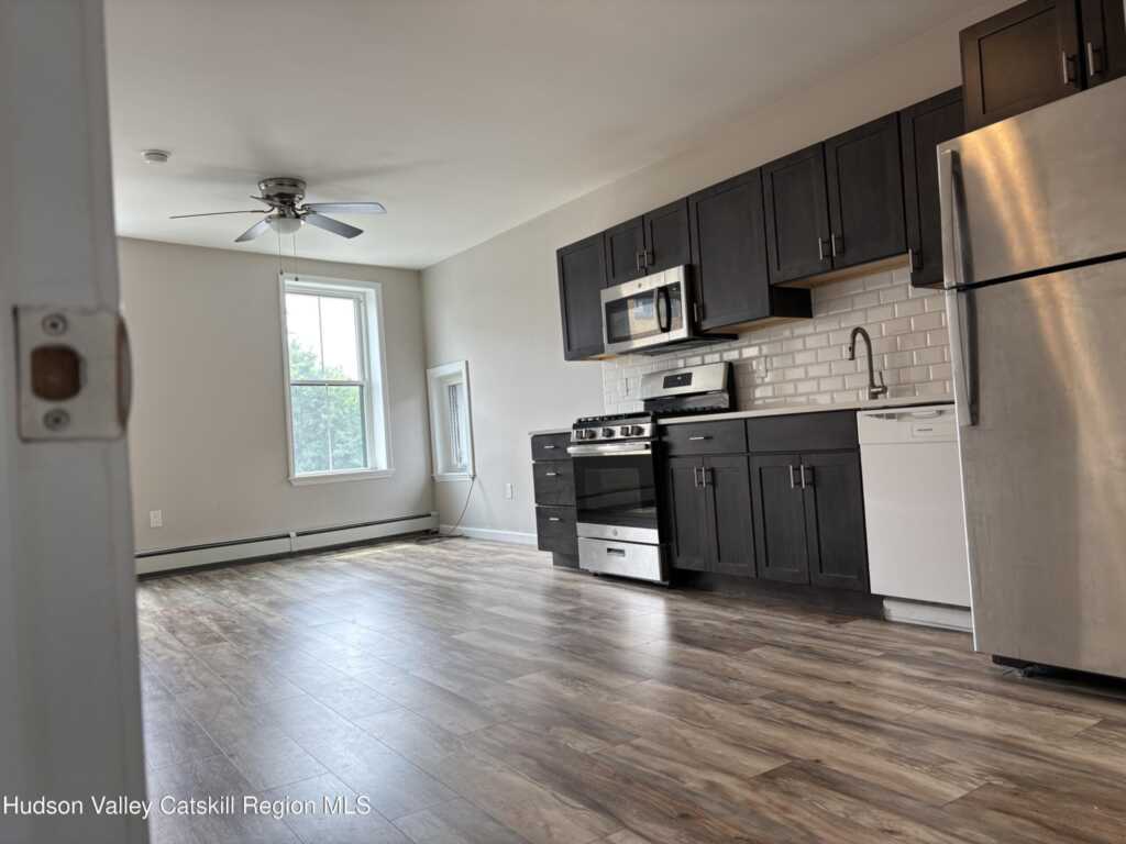 666 Broadway, Unit ##3  3rd Fl, Kingston, NY 12401 - Photo 4 of 16