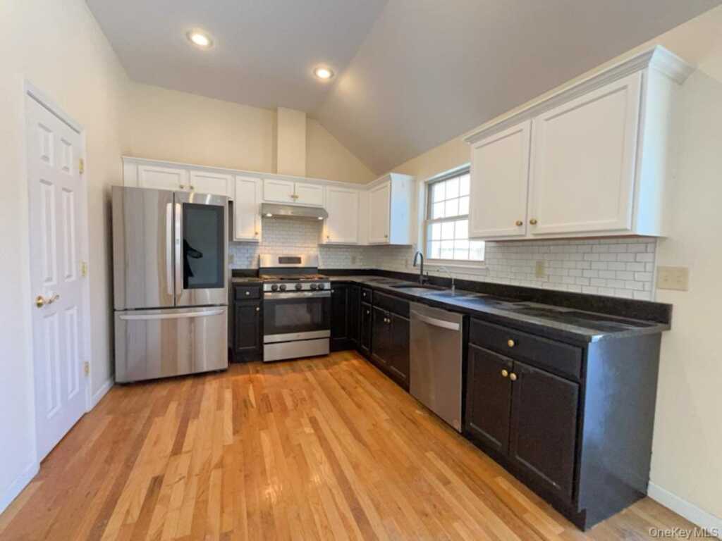 2 Fieldstone Drive, New Paltz, NY 12561 - Photo 2 of 15