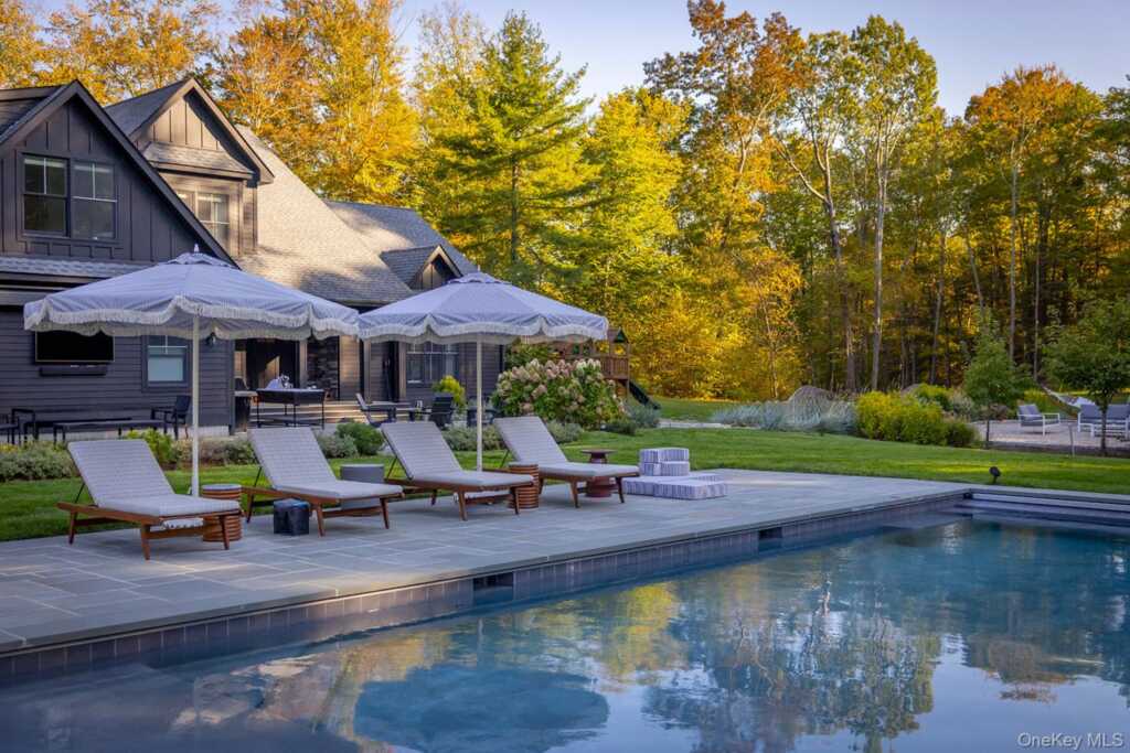 46 Will Tremper Drive, Rhinebeck, NY 12572