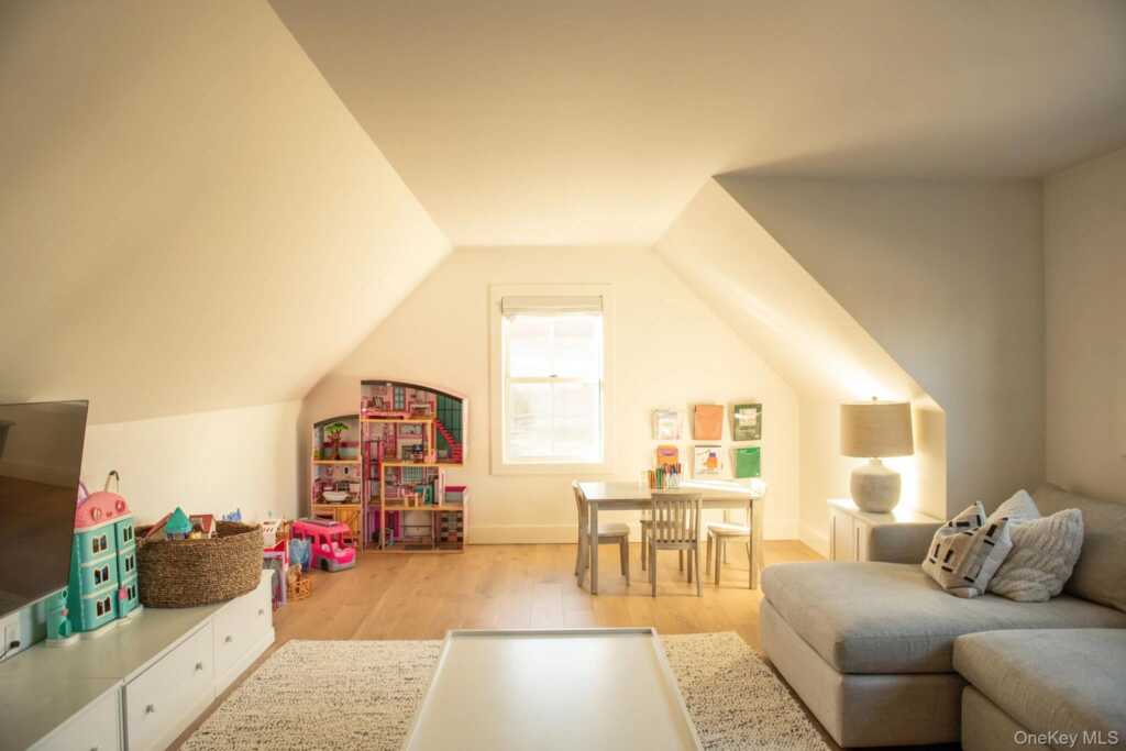 11 Crimson Hill Road, Rhinebeck, NY 12572 - Photo 22 of 37