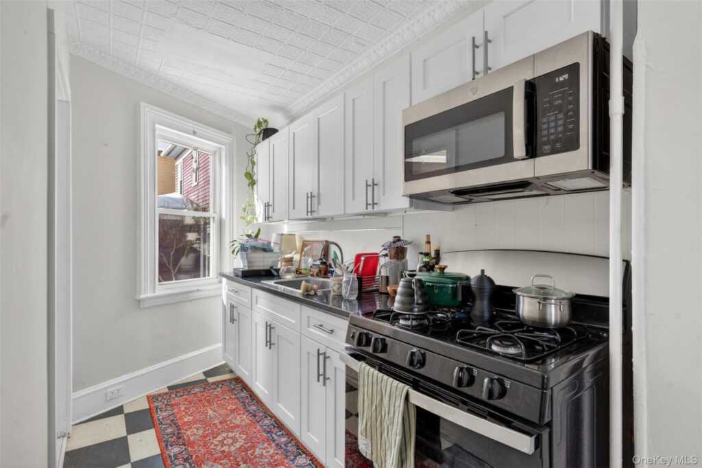 140 Albany Avenue, Kingston, NY 12401 - Photo 14 of 25