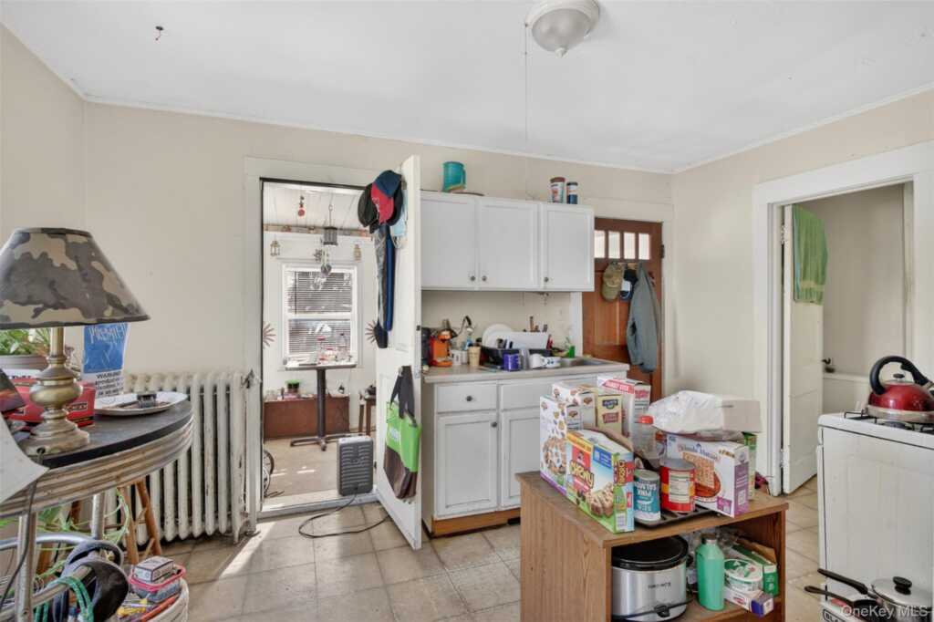 140 Albany Avenue, Kingston, NY 12401 - Photo 18 of 25