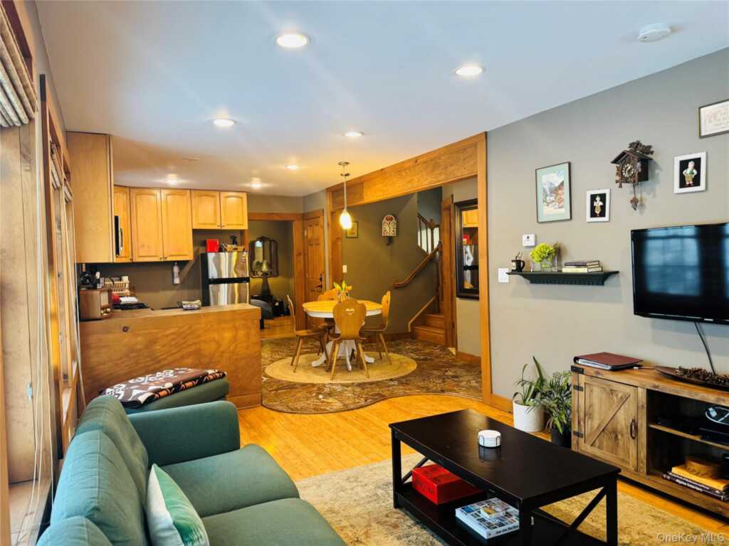 8 S Ohioville Road, New Paltz, NY 12561 - Photo 3 of 26