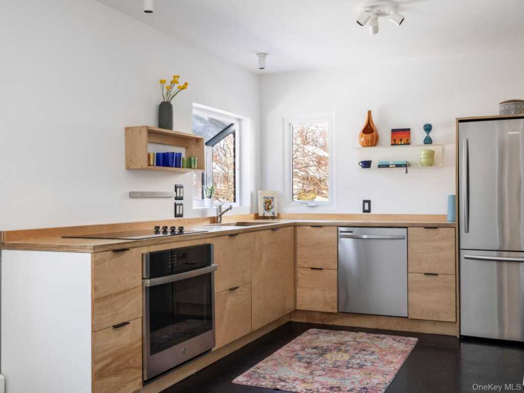 2 Florence Street, Kingston, NY 12401 - Photo 8 of 41