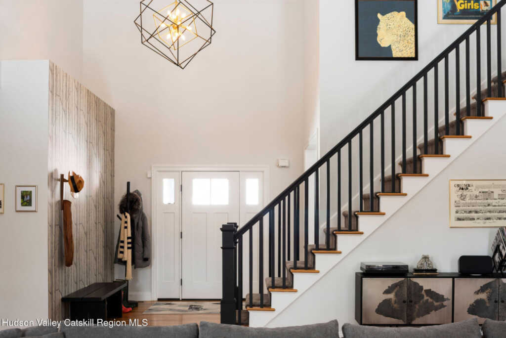 46 Will Tremper Drive, Rhinebeck, NY 12572 - Photo 2 of 37