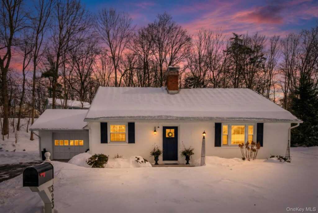 323 Hillside Avenue, Hurley, NY 12443