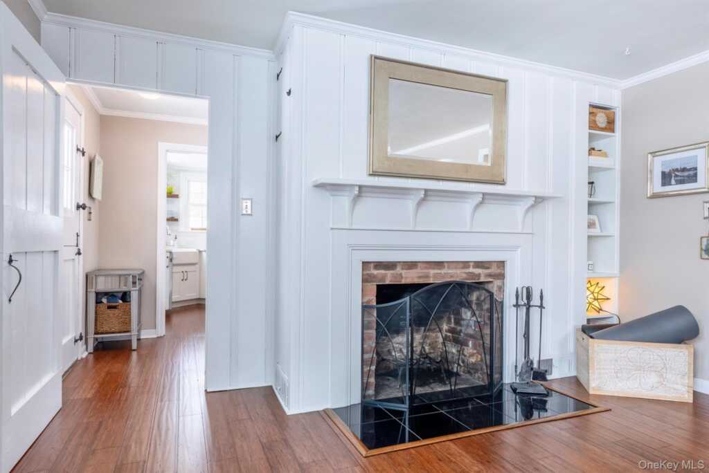 323 Hillside Avenue, Hurley, NY 12443 - Photo 10 of 48