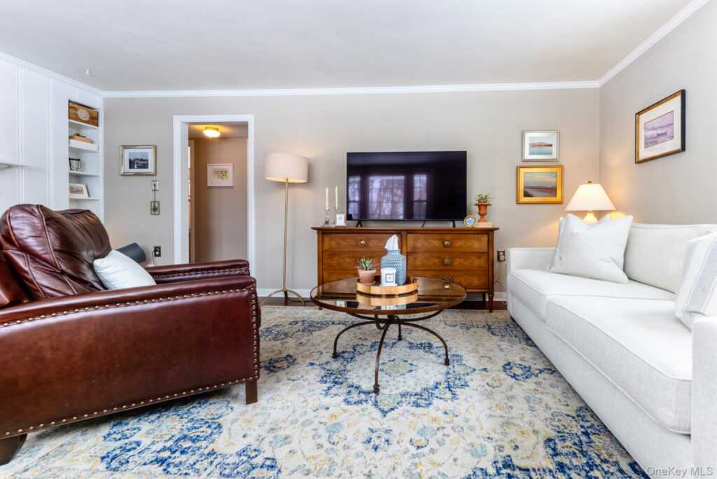 323 Hillside Avenue, Hurley, NY 12443 - Photo 12 of 48