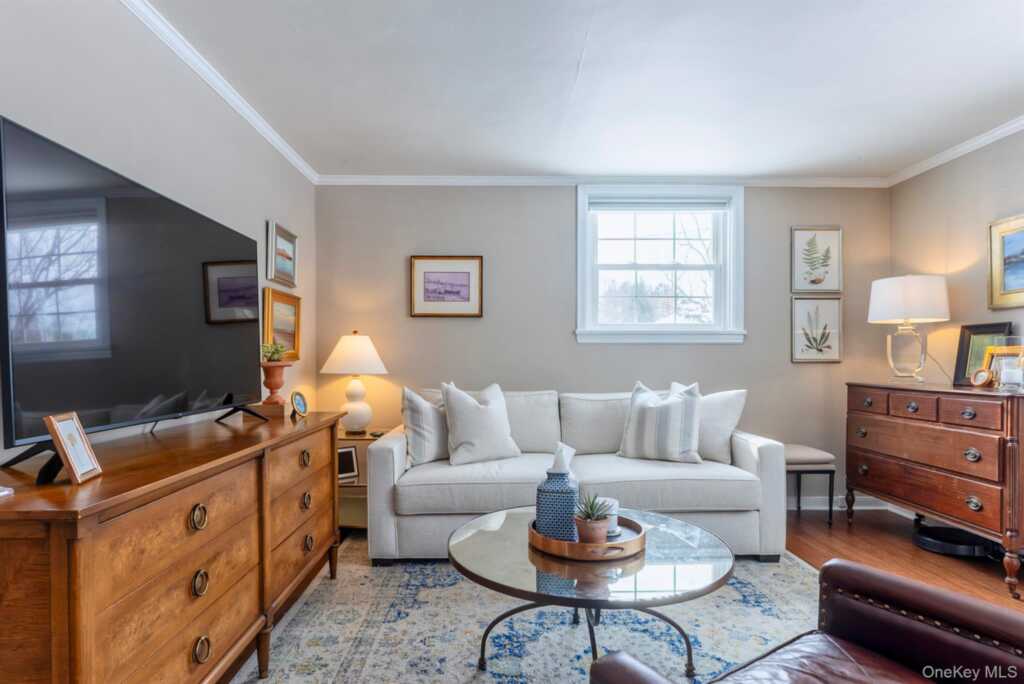 323 Hillside Avenue, Hurley, NY 12443 - Photo 14 of 48