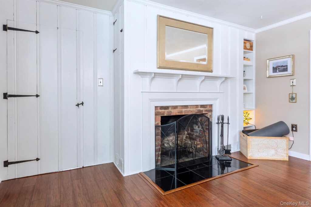 323 Hillside Avenue, Hurley, NY 12443 - Photo 15 of 48