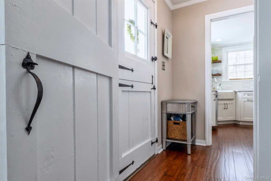 323 Hillside Avenue, Hurley, NY 12443 - Photo 16 of 48