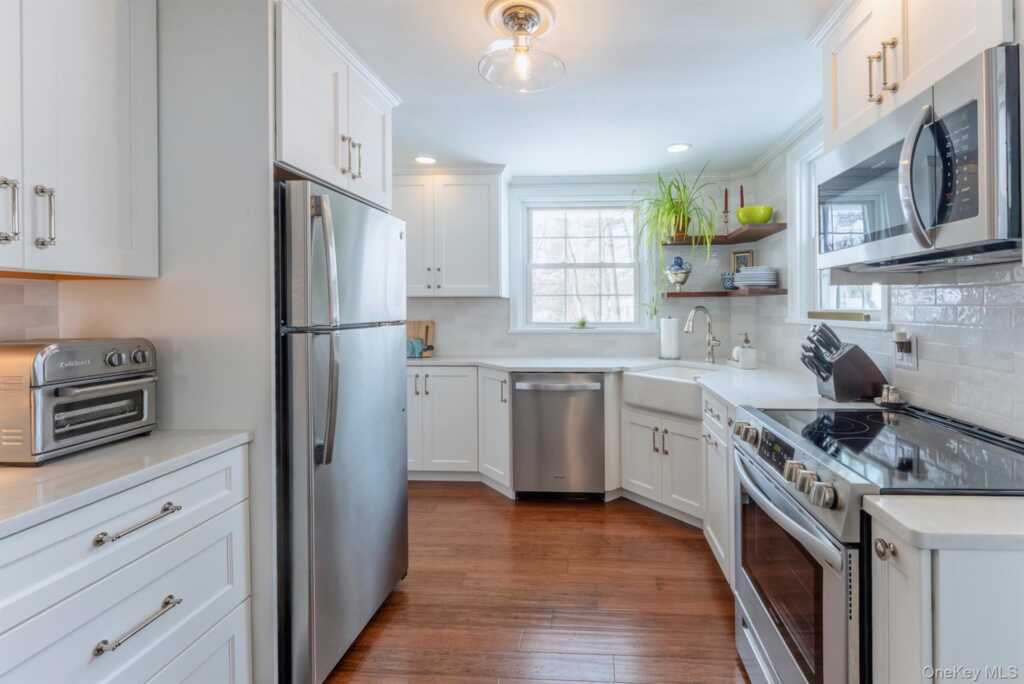 323 Hillside Avenue, Hurley, NY 12443 - Photo 29 of 48