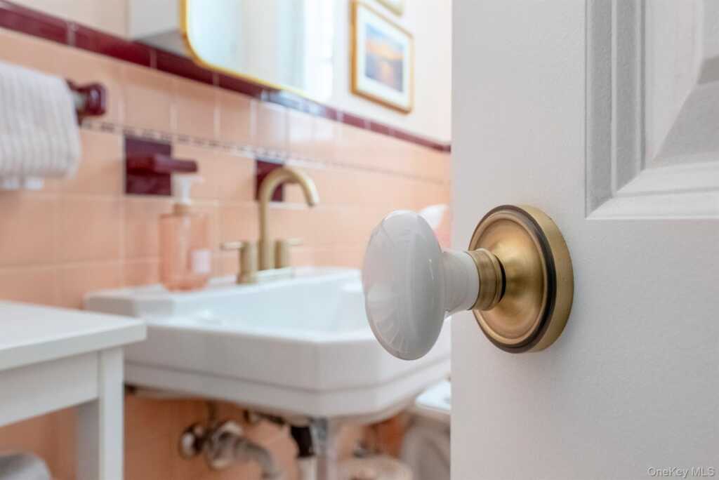 323 Hillside Avenue, Hurley, NY 12443 - Photo 34 of 48