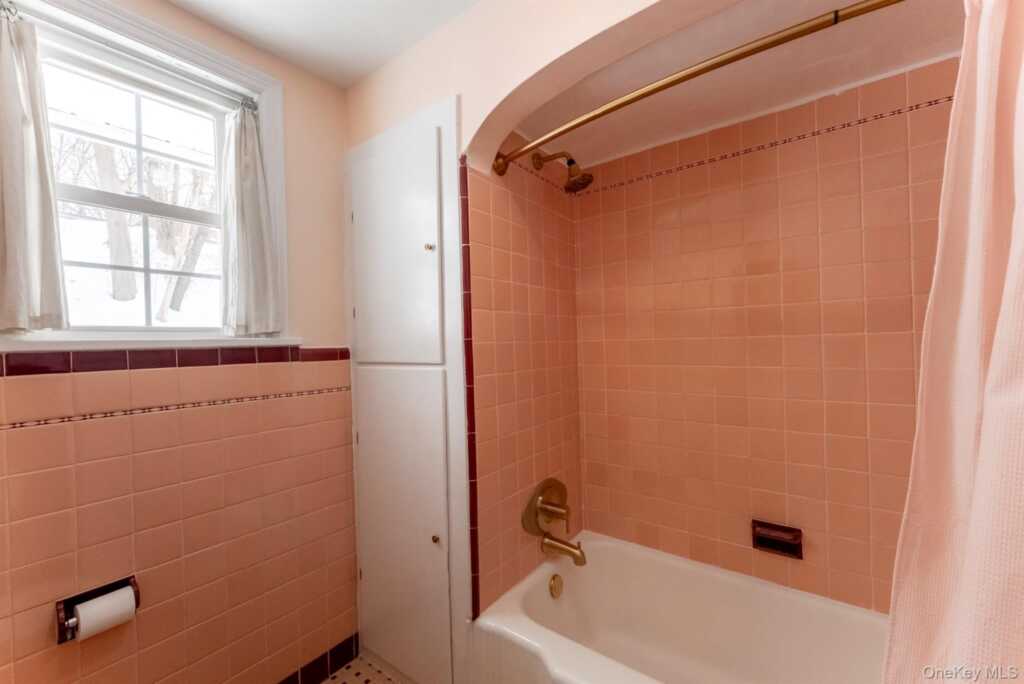 323 Hillside Avenue, Hurley, NY 12443 - Photo 35 of 48