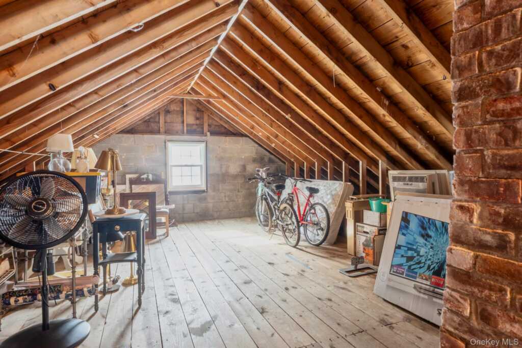 323 Hillside Avenue, Hurley, NY 12443 - Photo 36 of 48