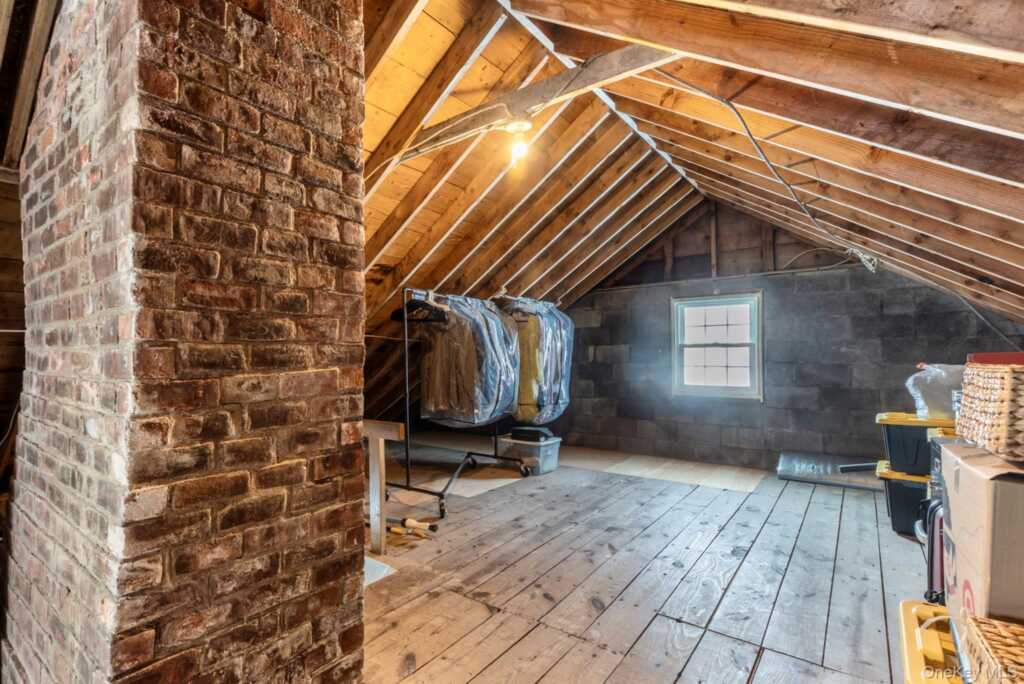 323 Hillside Avenue, Hurley, NY 12443 - Photo 38 of 48