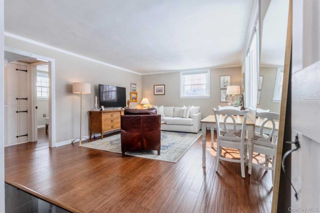 323 Hillside Avenue, Hurley, NY 12443 - Photo 7 of 48