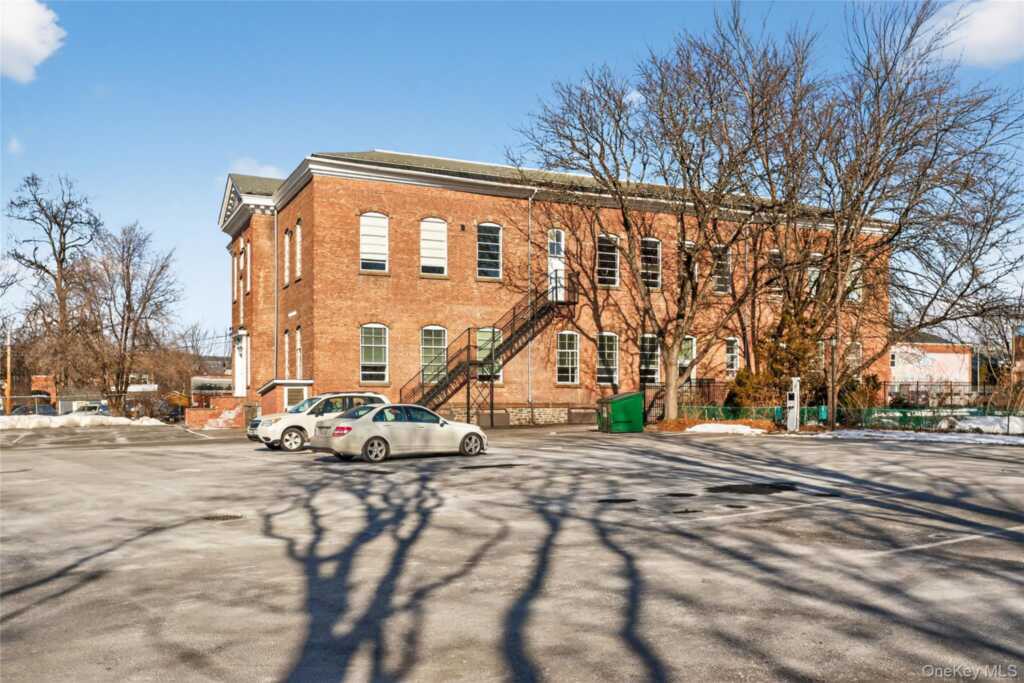 61 Crown Street, Kingston, NY 12401 - Photo 23 of 30