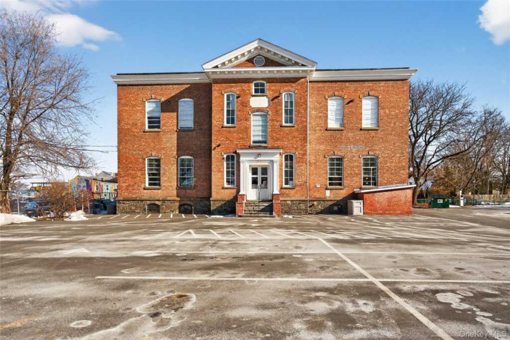 61 Crown Street, Kingston, NY 12401 - Photo 25 of 30