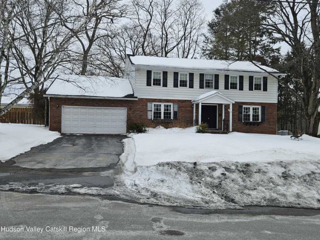 14 Garden Court, Saugerties, NY 12477